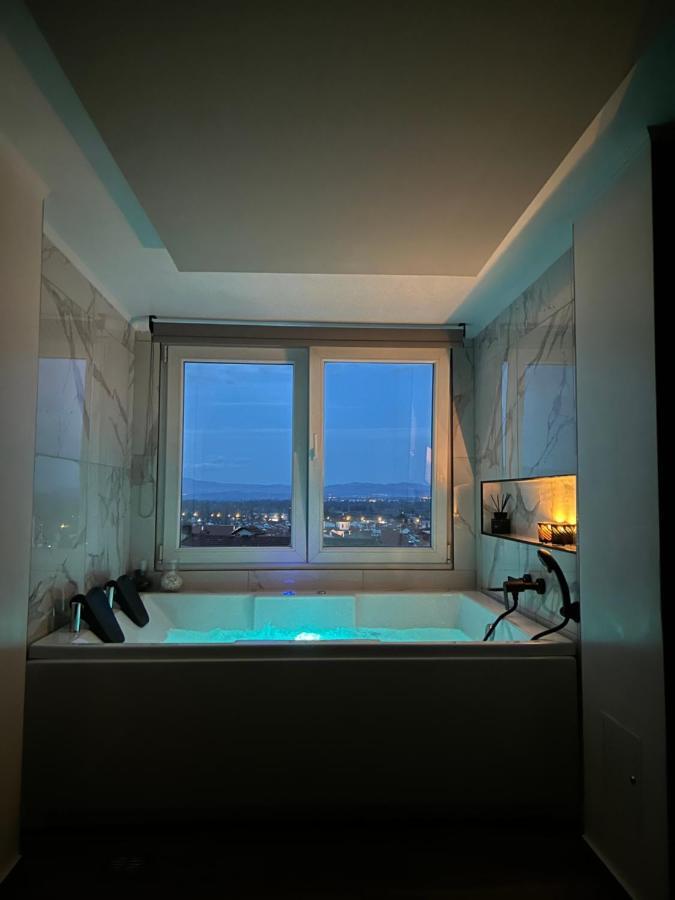 The Skyline Suite Флорина Экстерьер фото