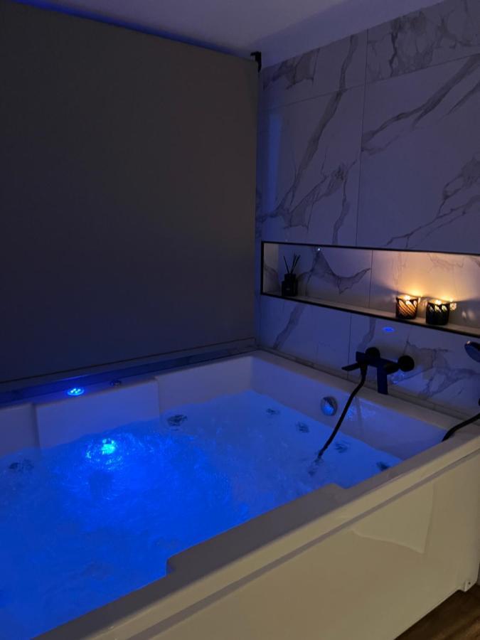 The Skyline Suite Флорина Экстерьер фото
