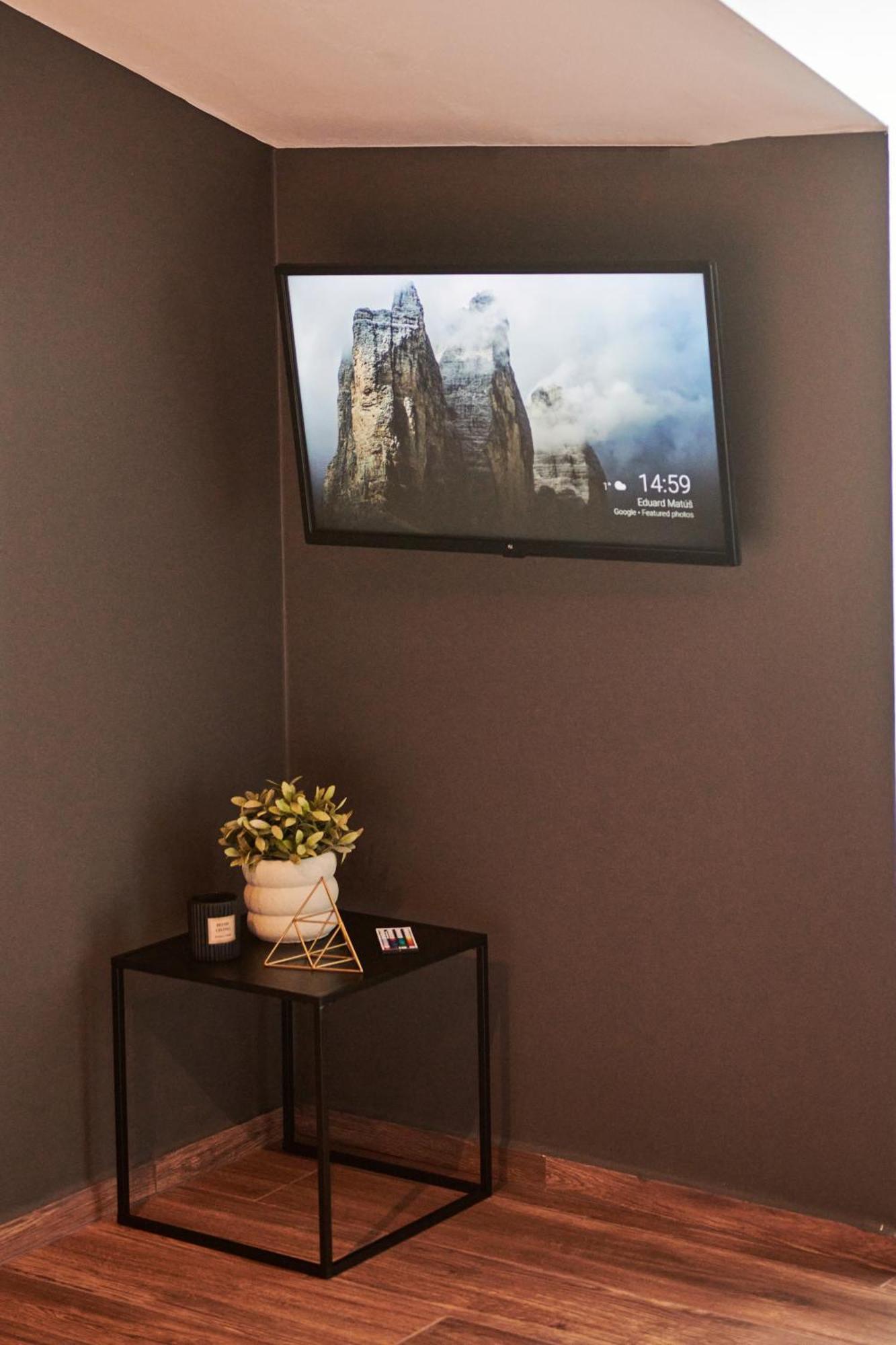 The Skyline Suite Флорина Экстерьер фото